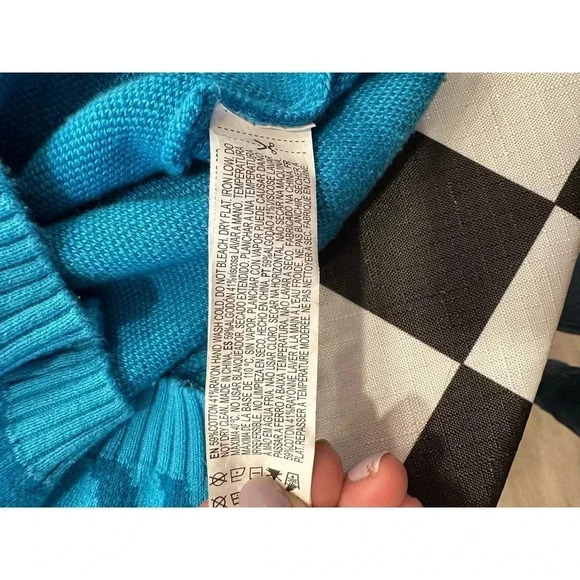 Forever 21 Blue Cropped Sweater Large - Picture 4 of 4